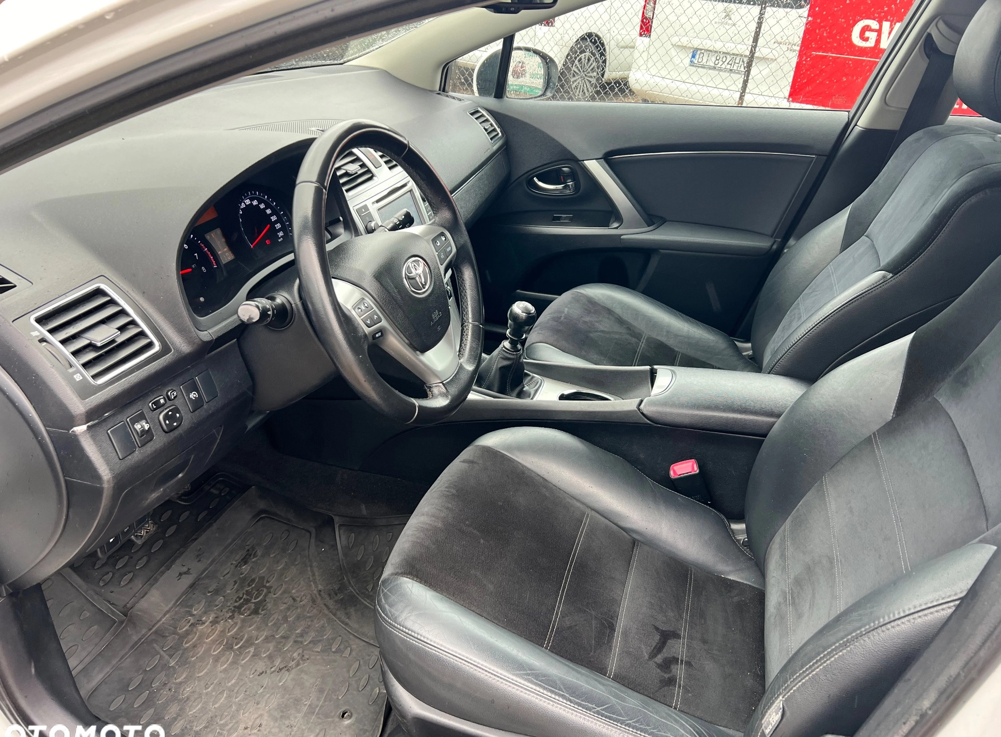 Toyota Avensis cena 47900 przebieg: 244000, rok produkcji 2014 z Łaskarzew małe 301